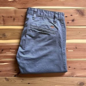 𝖣𝗈𝖼𝗄𝖾𝗋𝗌 𝗉𝗅𝖺𝗂𝗇 𝖿𝗋𝗈𝗇𝗍 𝗄𝗁𝖺𝗄𝗂𝗌